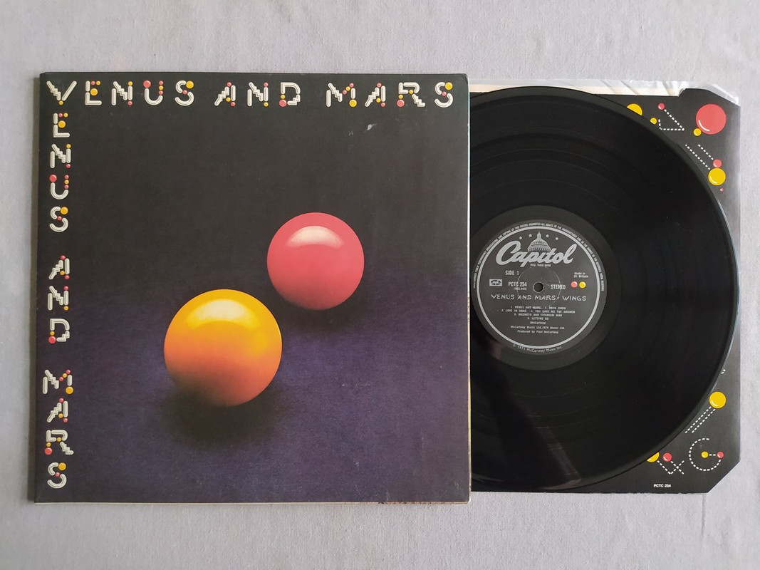 Wings-1975-Venus-And-Mars.jpg