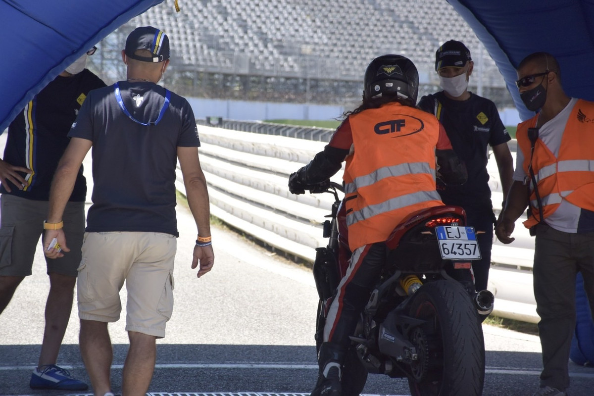 03E13104-7DB3-44C5-8F2B-FBAEAADCFB08