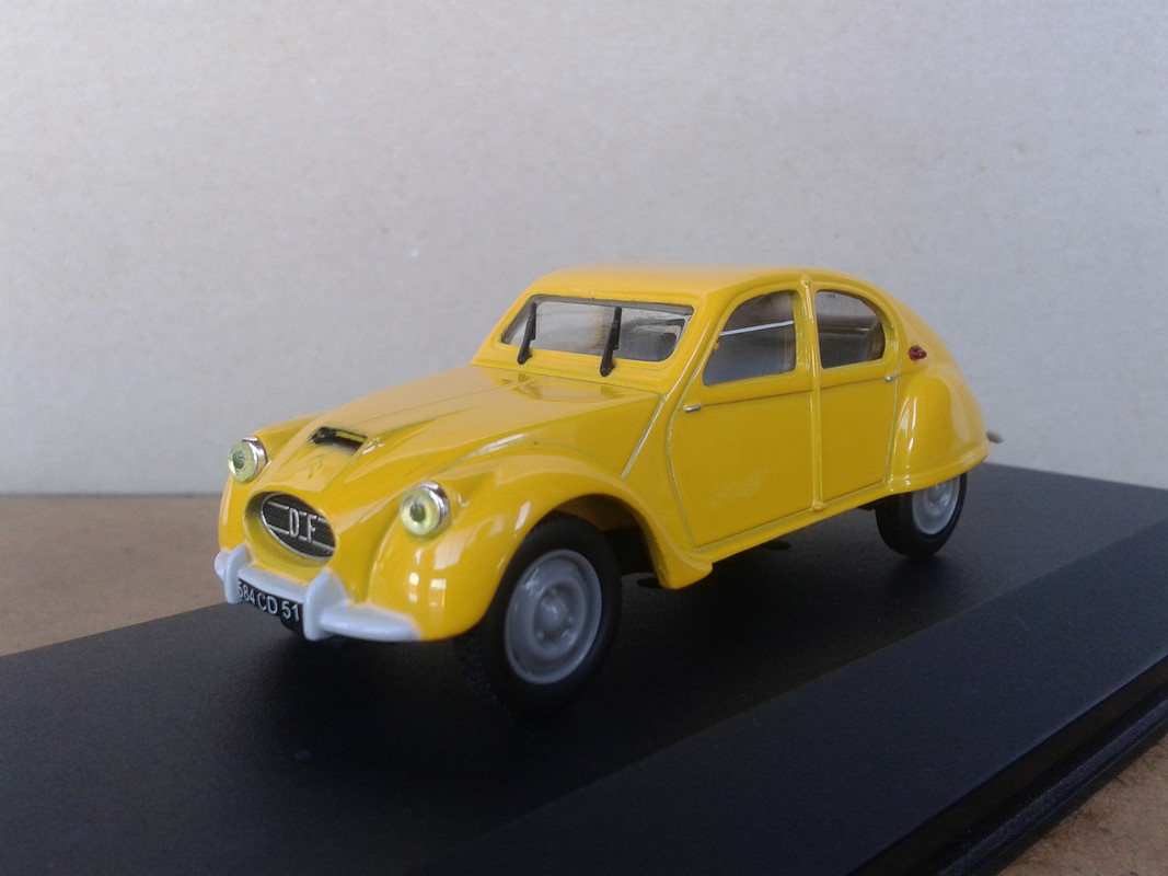 1955 Citroën 2cv Dagonet Phase II (Norev - nº12 Colección Citroën 2Cv. SALVAT) (2)