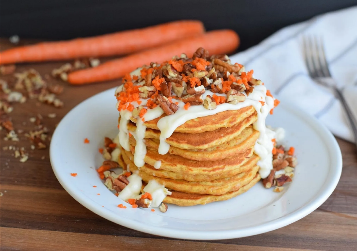 ¿Cómo hacer hot cakes de zanahoria y avena saludables para el desayuno?