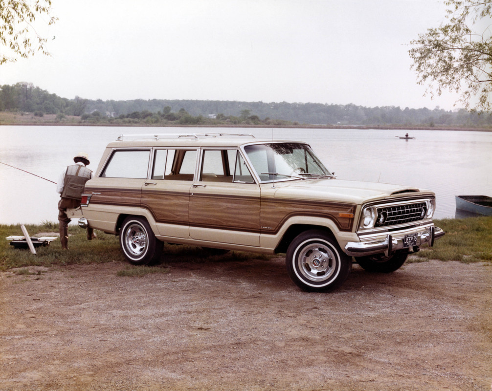 1975-Jeep-Wagoneer