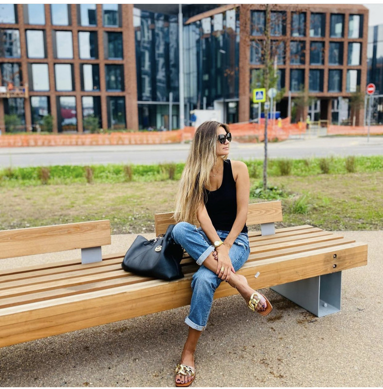 97A0DA2D-542F-43F5-BB59-421EACA57357