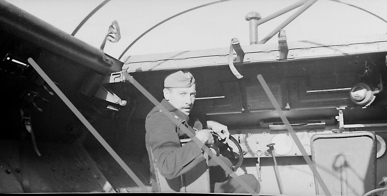 Der_Schweren_Stug_Abtl_Sd_Kfz_Sch_tzenpanzerwag (2)