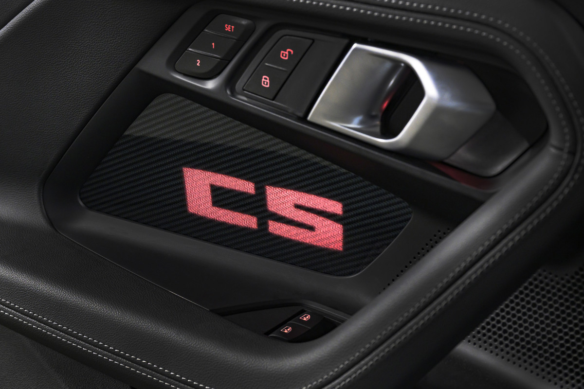 P90600898_highRes_the-new-bmw-m2-cs