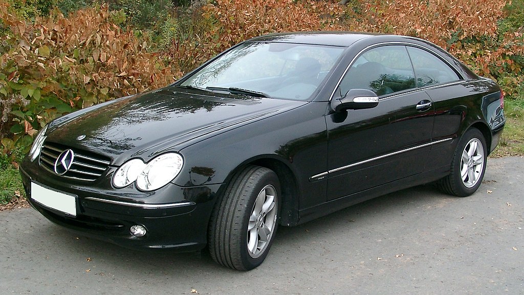 1024px-Mercedes_CLK_front_20071029