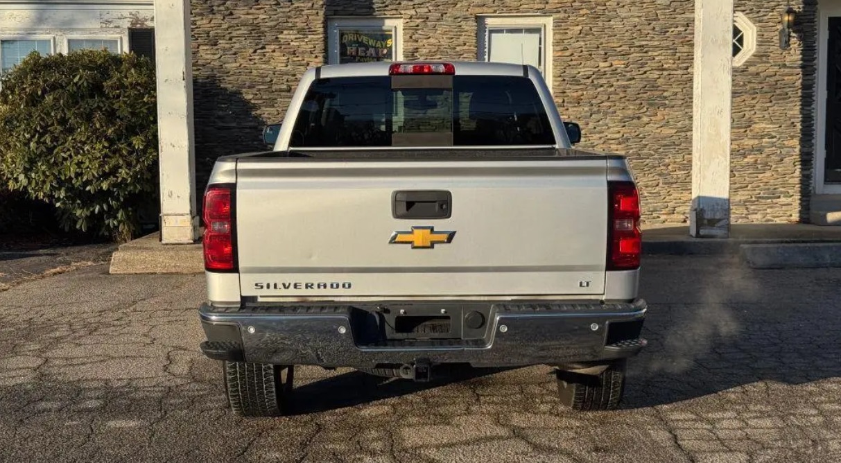 Vehicle thumbnail 24