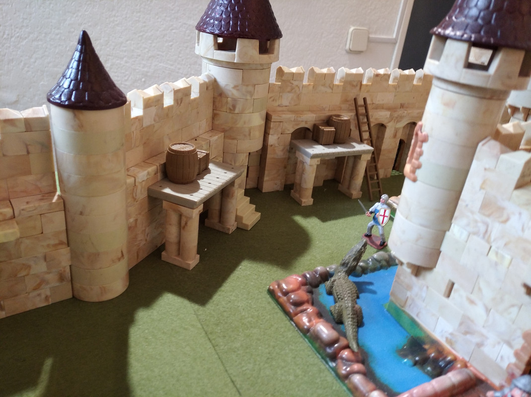 Detalles interiores  castillo amurallado(5)