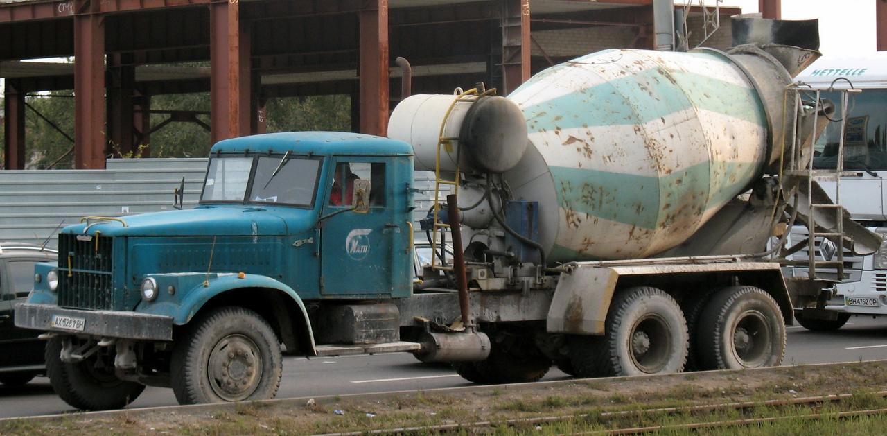 KRAZ_257_front__28crop_29