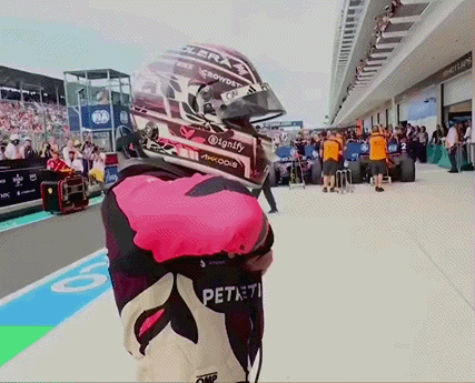 maybezax-1918816926815388151.gif