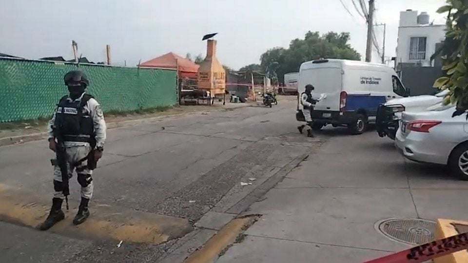 Empleado de pollería es asesinado a balazos por desconocidos en Guanajuato; le dispararon a quemarropa