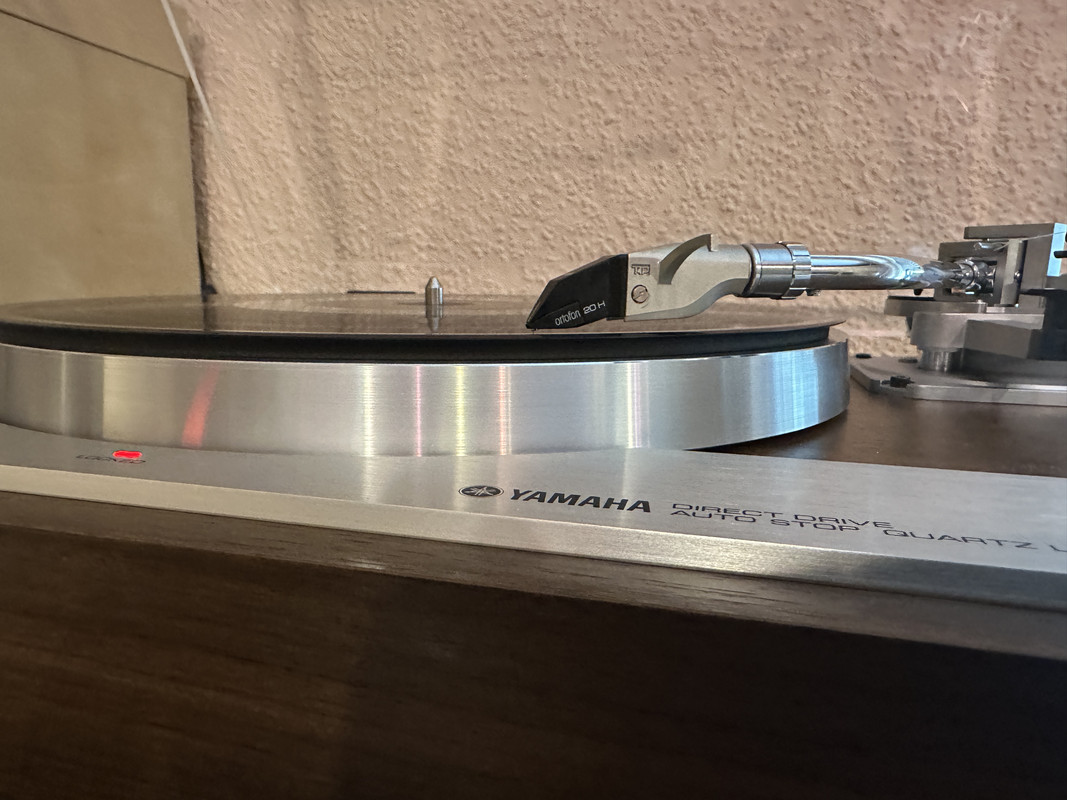 [Bild: Technics-am-Yamaha-IMG-3033.jpg]