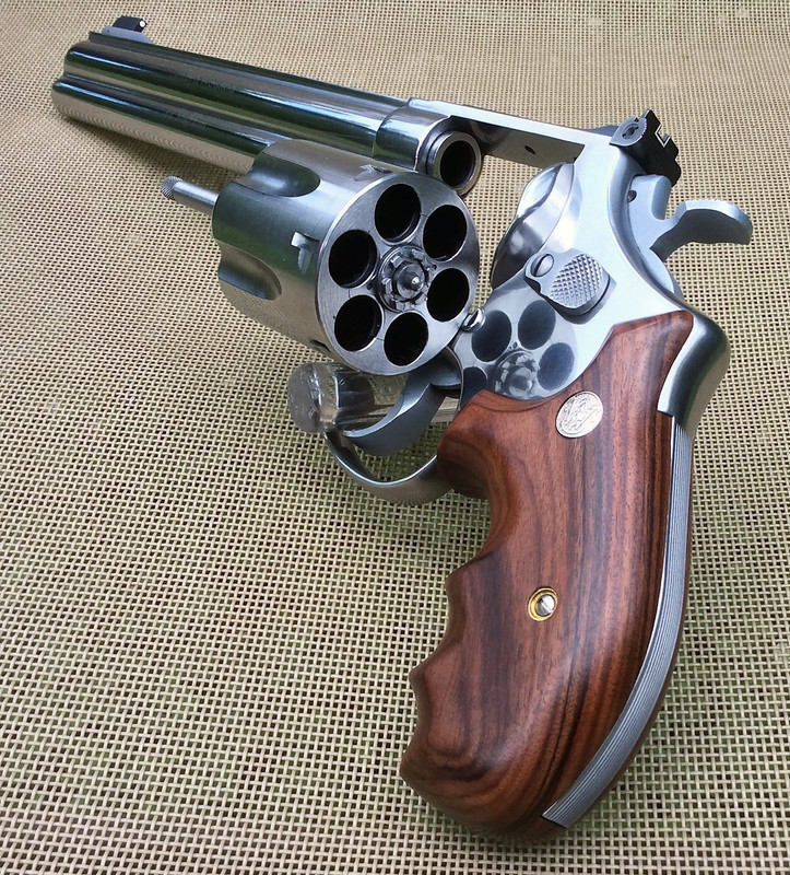S&W 629-3 Classic DX (1)