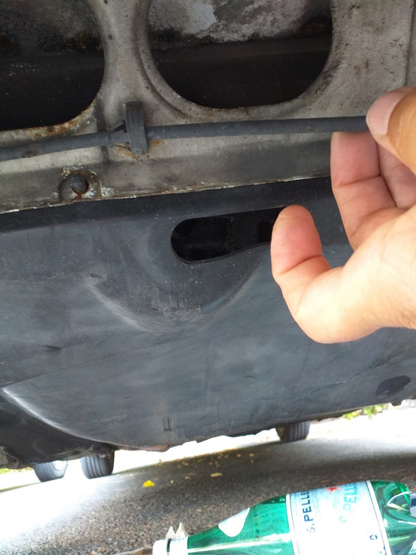 Câble d'ouverture du capot de la 25 TXI