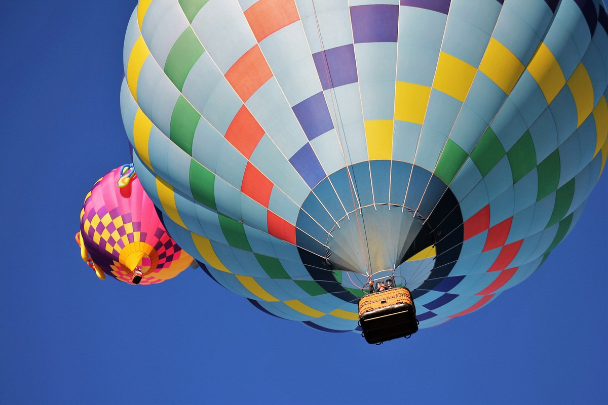 multicolouredhotairballoon.jpg