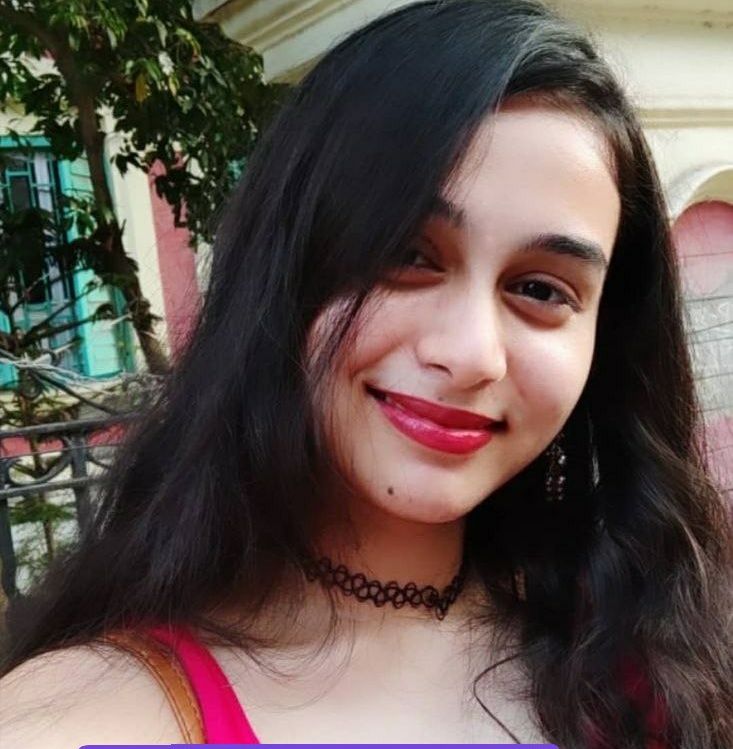 Desi hotty playing with her boob closeup