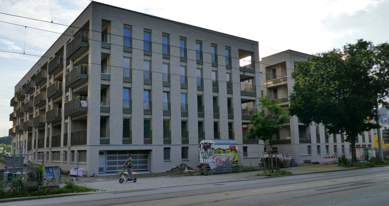 Bild: https://i.postimg.cc/9XwFhkpS/P1290867.jpg