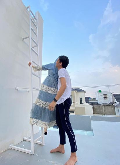 Dinda Hauw dan Rey Mbayang