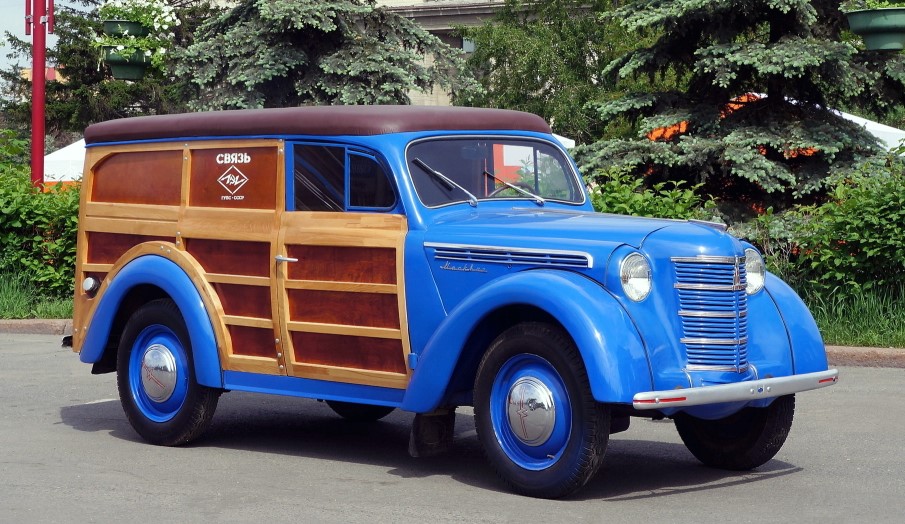 Москвич-400-422 Связь