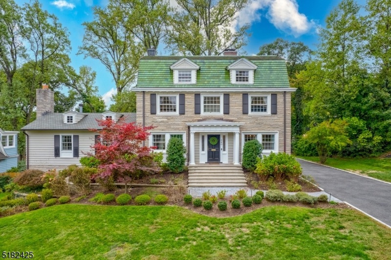 340 Tillou Rd - Sold $1,590,000