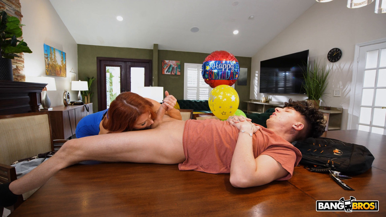 Elise London - Birthday Anal - BANGBROS.mp4.0003