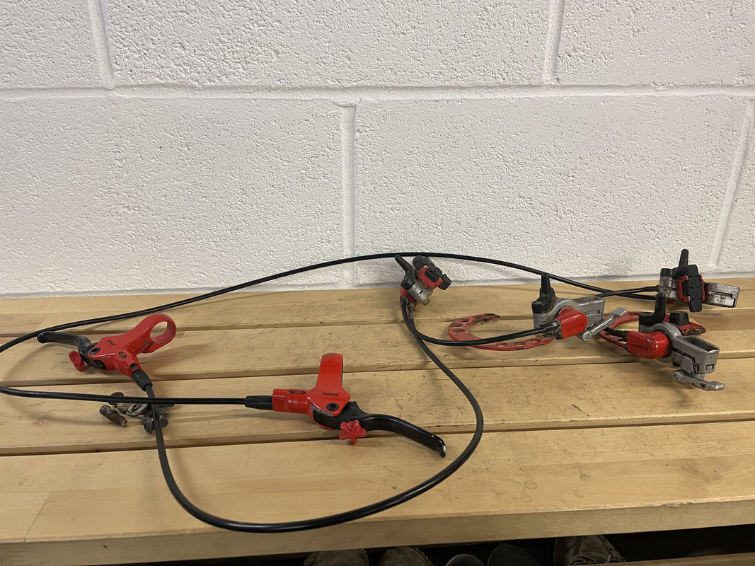 BB21D0B6-25E7-4FDE-B103-458332CE5A73