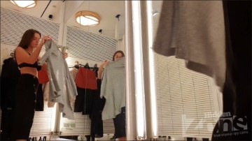 [Image: Voyeur16535145825.jpg]