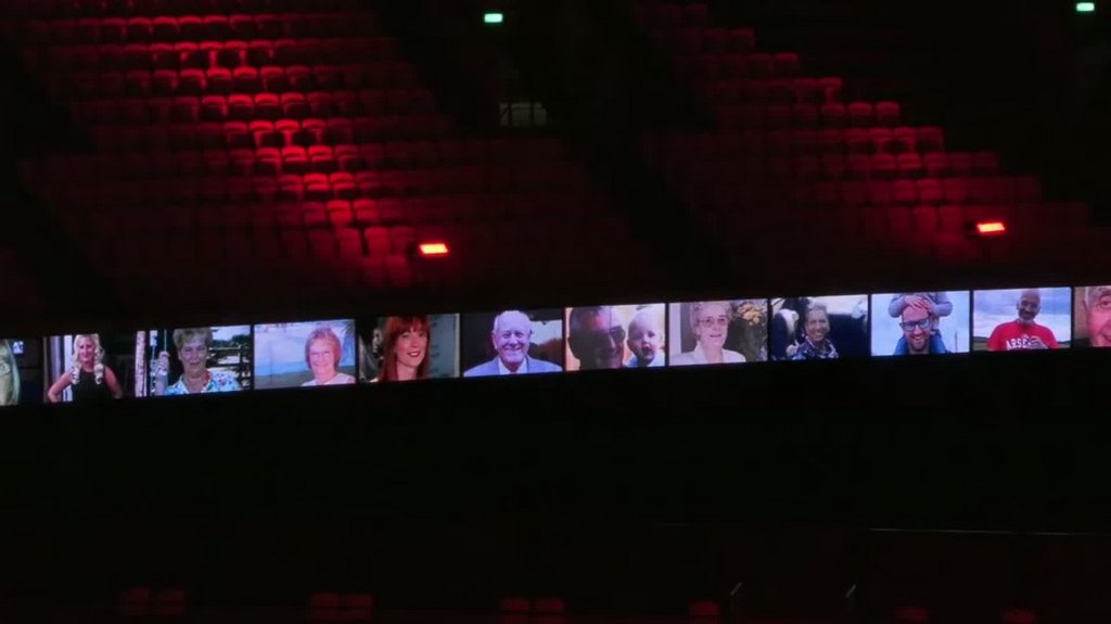 [Image: ekxbzi2m39e7.jpg]