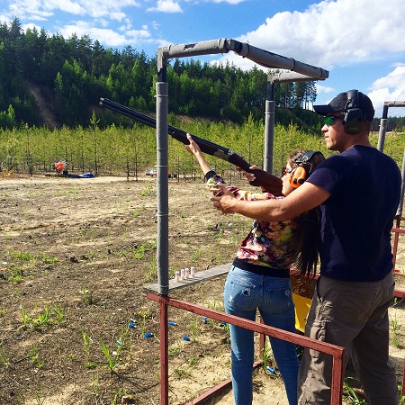 My father teaches me to shoot a gun! (2)