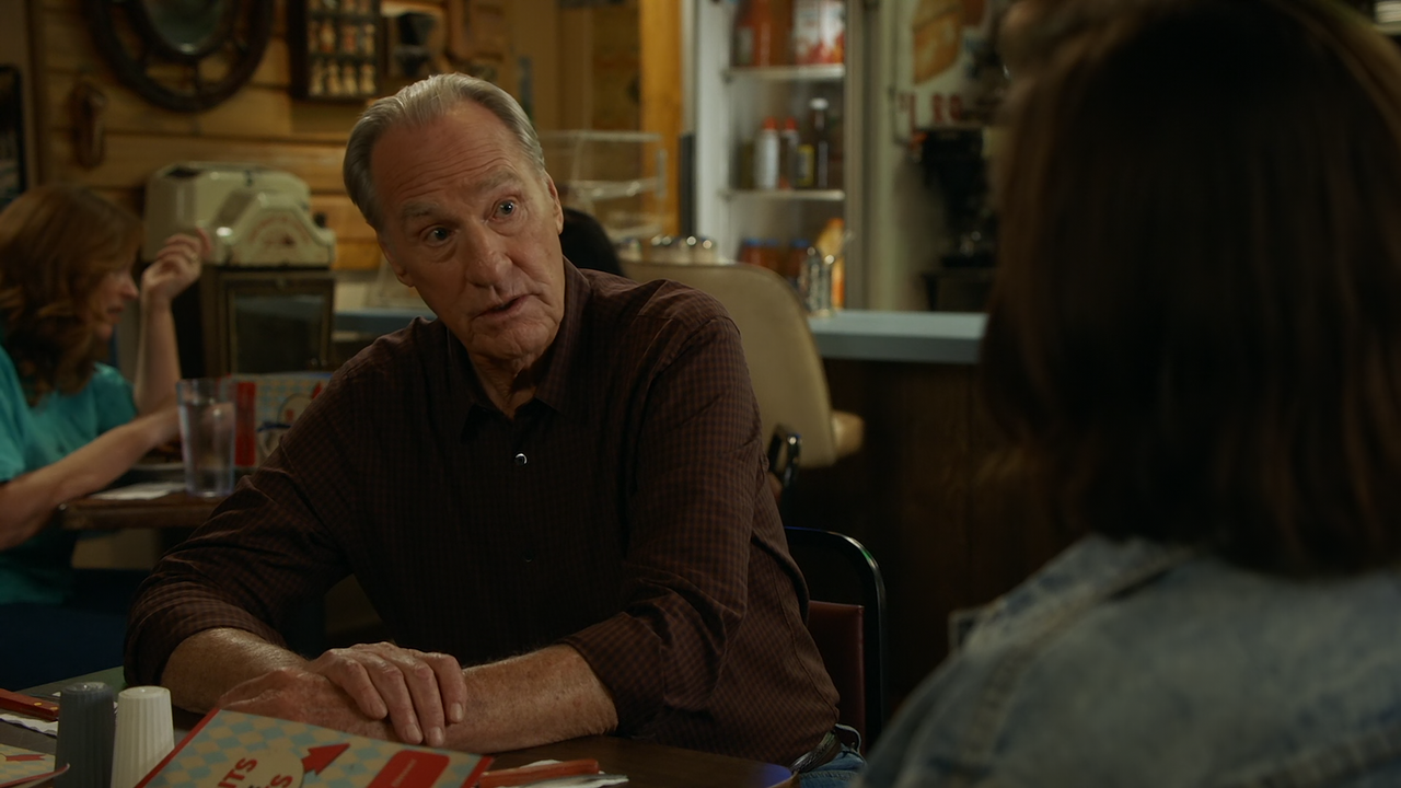 Young.Sheldon.S06E05.A.Resident.Advisor.and.the.Word.'Sketchy'.1080p.10bit.AMZN.WEB-DL.DDP5.1.HEVC-V