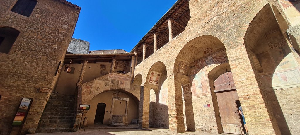 La Toscana 2022: entre termas y cipreses - Blogs de Italia - San Gimignano Y Certaldo: helados con copyrigth y la cuna de Bocaccio (7)
