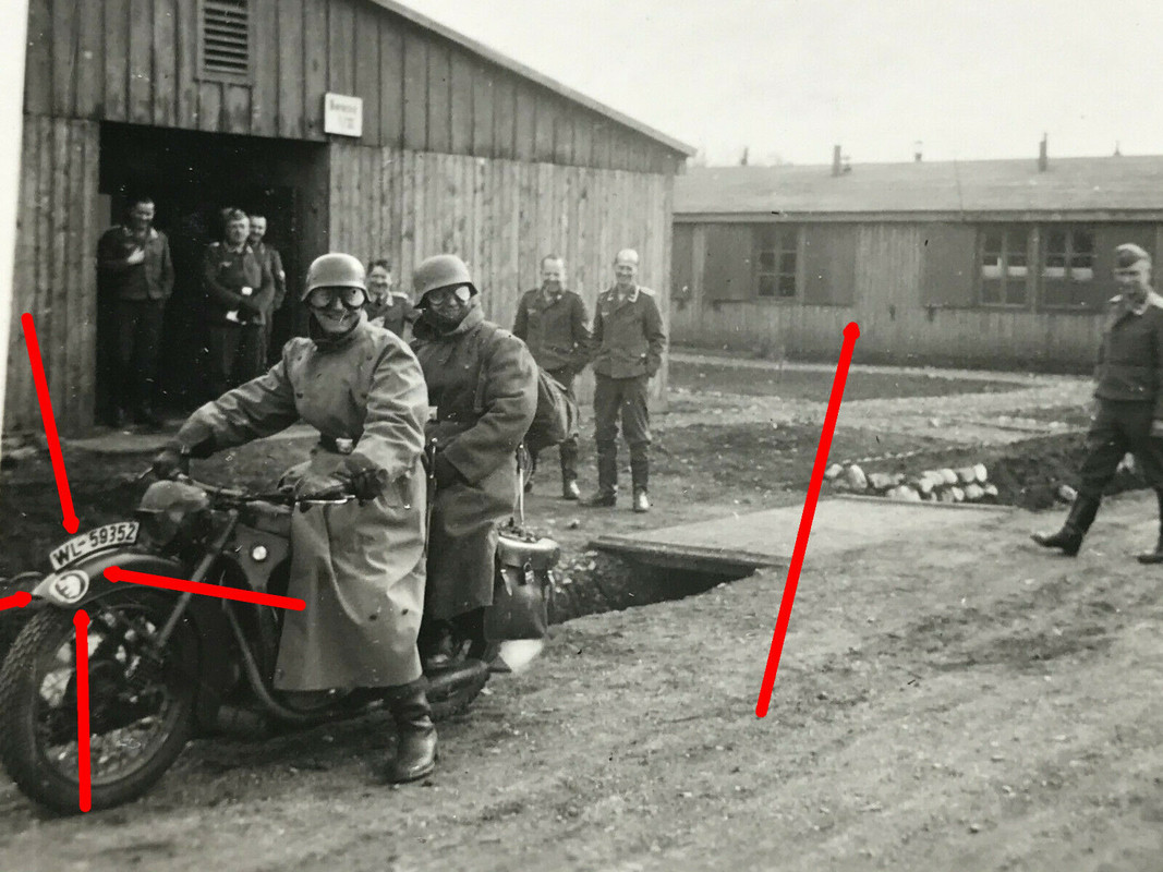 Foto Luftwaffe, Kradmelder, BMW Krad mit Staffelwappen, Jagdgeschwader , Bär
