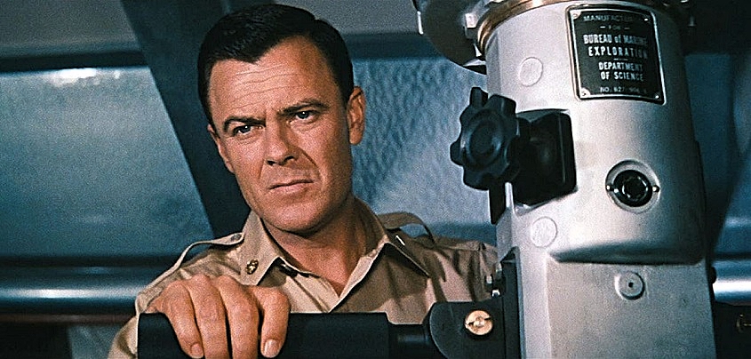 SPY-WHO-LOVED-ME-VOYAGE-BOTTOM-ROBERT-STERLING-FOTOR.jpg