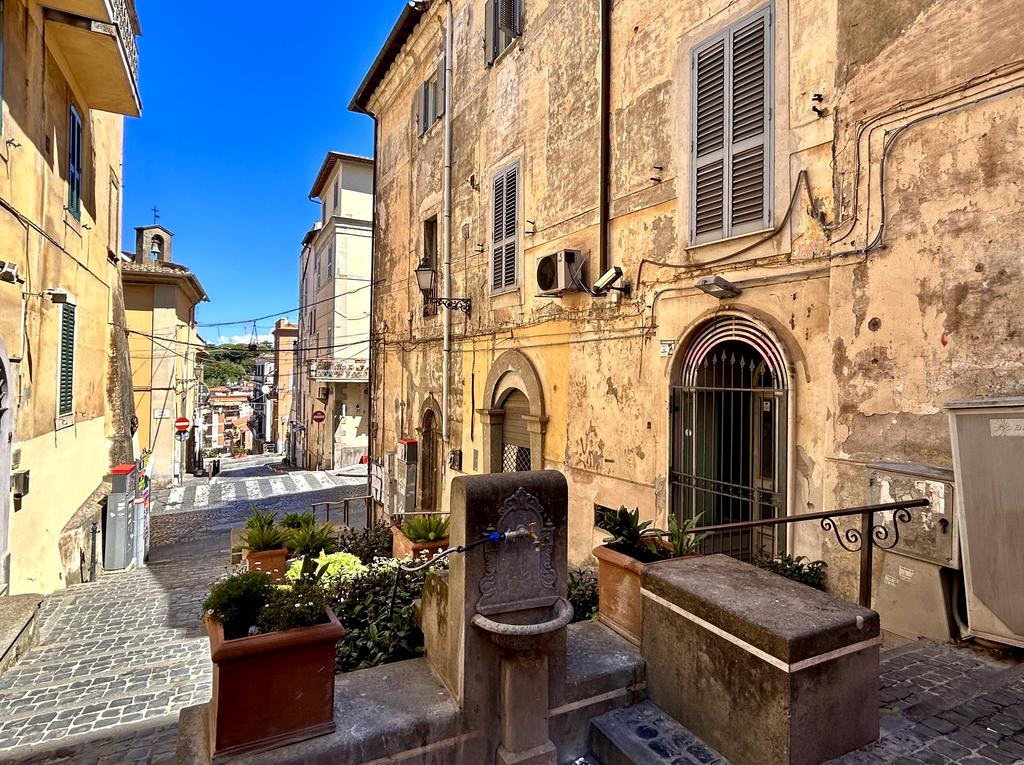 Жаркий сентябрь на побережье Тирренского моря.