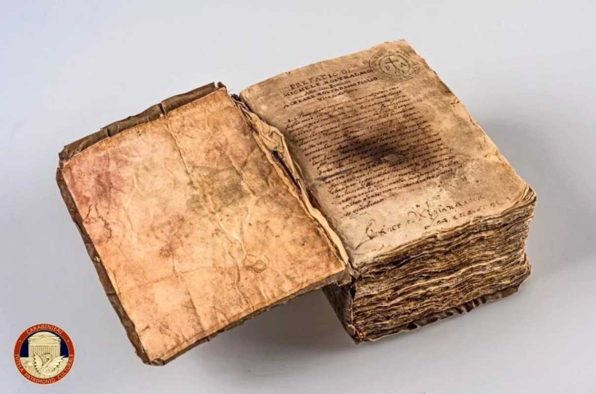 Recuperato un antico manoscritto rubato delle Profezie di Nostradamus