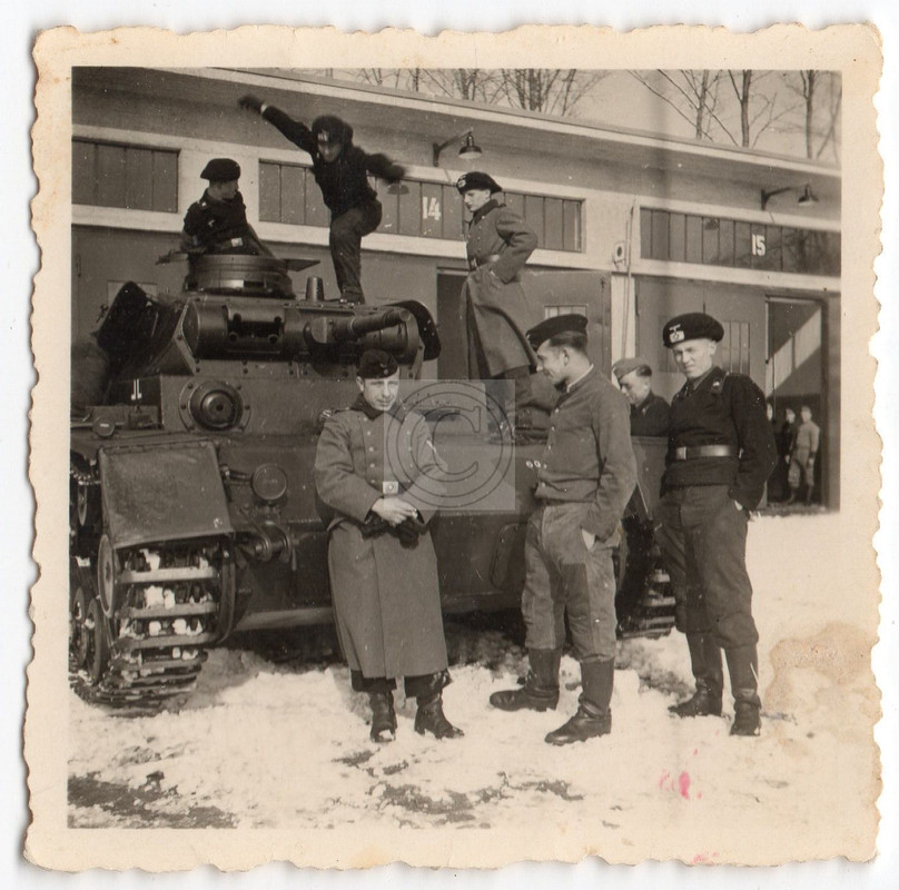 Panzer Tank Mannschaft Schiffchen Schutzmützen Details