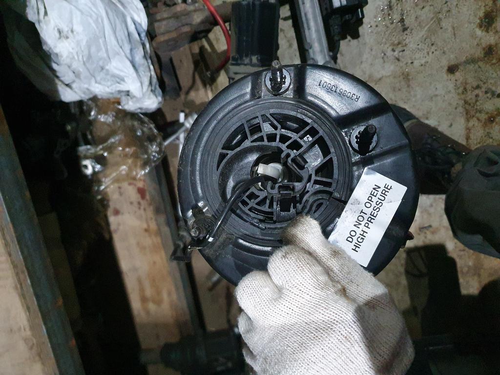 Пневмостойка задняя правая