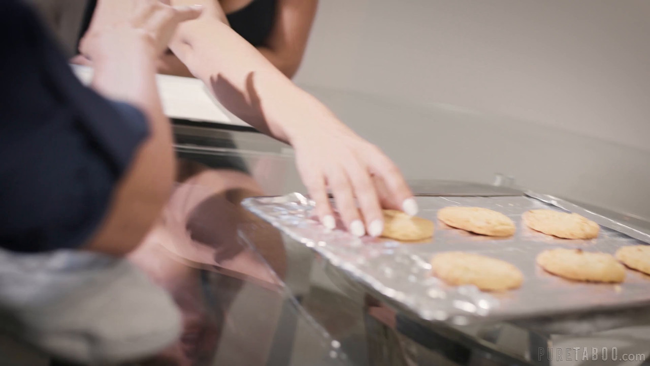 Alina Lopez Reagan Foxx - Like Mother Like Daughter - PURETABOO.mp4.0001