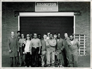 Produksi penuh waktu dimulai di unit yang ditetapkan di lengkungan kereta api di Brentford, London Barat.