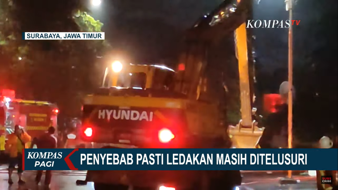 Kebakaran di sekitar SPBU Surabaya