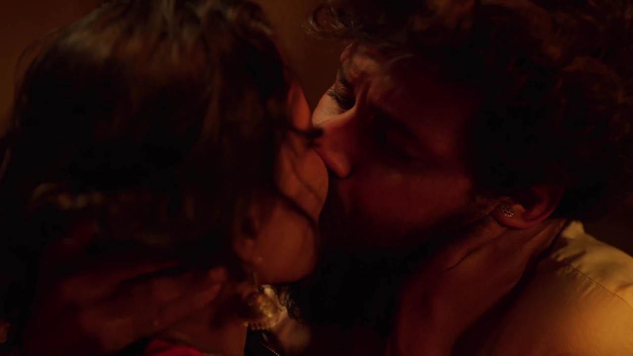 [Image: vlcsnap-2025-10-28-19h25m28s921.jpg]