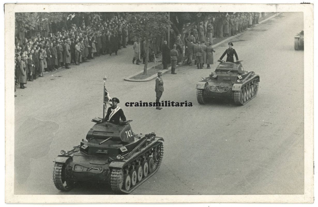 Orig. Foto Panzer II Tank Pz.Abt.65 Parade KARLSBAD Sudetenland Tschechien 1938 (1)