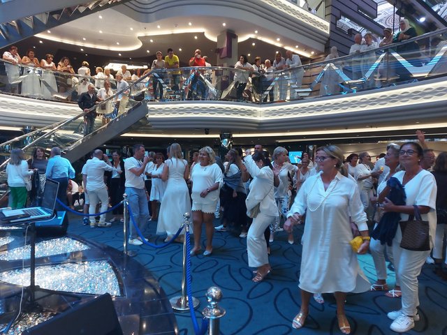 Diario de a bordo: MCS Bellísima, una experiencia maravillosa - Blogs de Mediterráneo - PISA, NÁPOLES-POMPEYA Y REGRESO A VALENCIA (32)