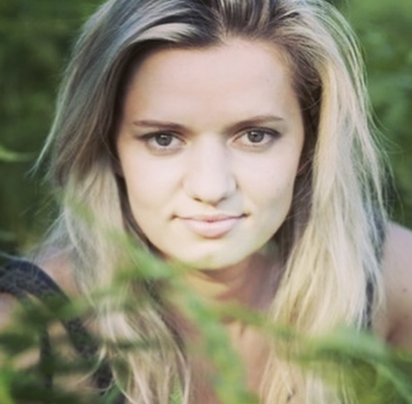 A71BF872-9B5D-4D21-BE30-99A2B337F0FA