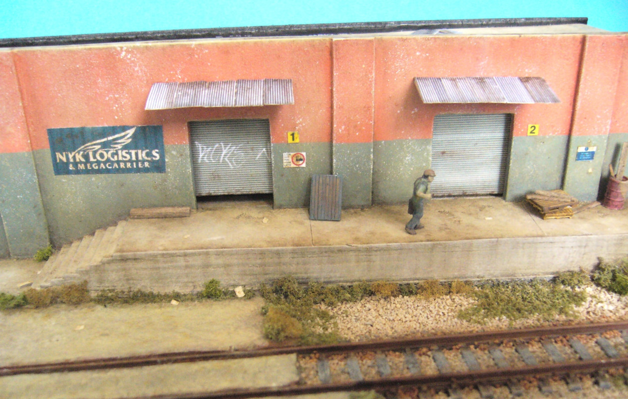 Small warehouse dio 10