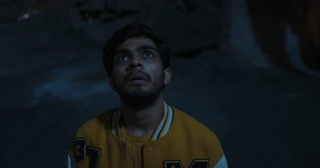 Lokah Chapter 1: Chandra 2025 WebRip [Hindi + Tamil + Telugu + Malayalam + Kannada] 480p 720p 1080p ESub Screenshot