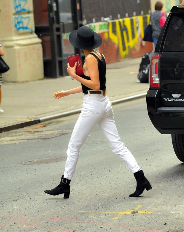 cara-delevingne-out-shopping-in-new-york-07-24-2018-1