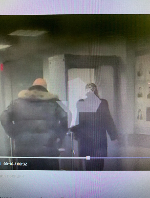 25813D40-015D-411E-BA5C-AB2EF388863F