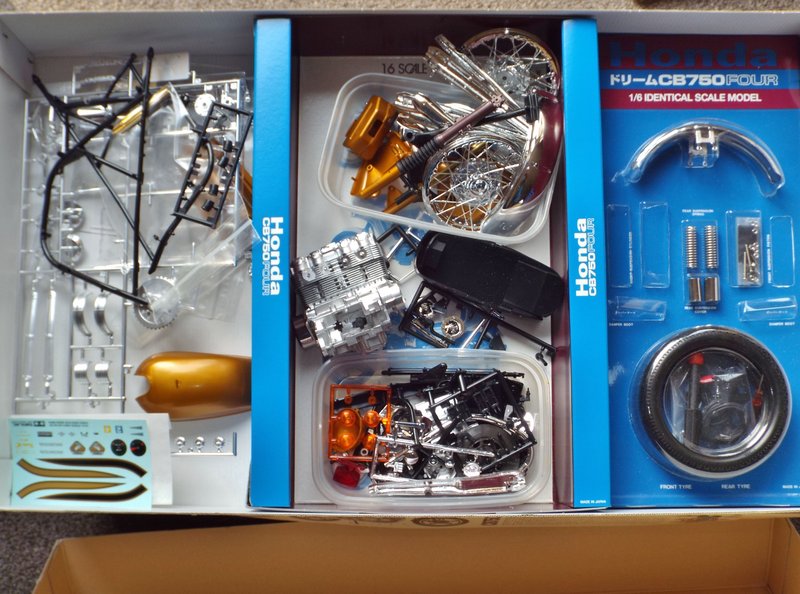 Nitto 1/8 Honda CB900F & Tamiya 1/6 CB750F & CB 750 Four