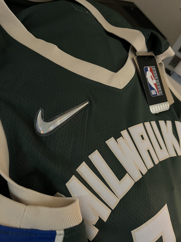 233F4B4C-B183-4FBB-99C3-DFA43C1A5035