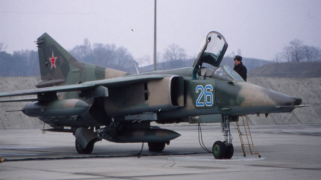 559 APIB Mig-27K 26 Blue_76802643375
